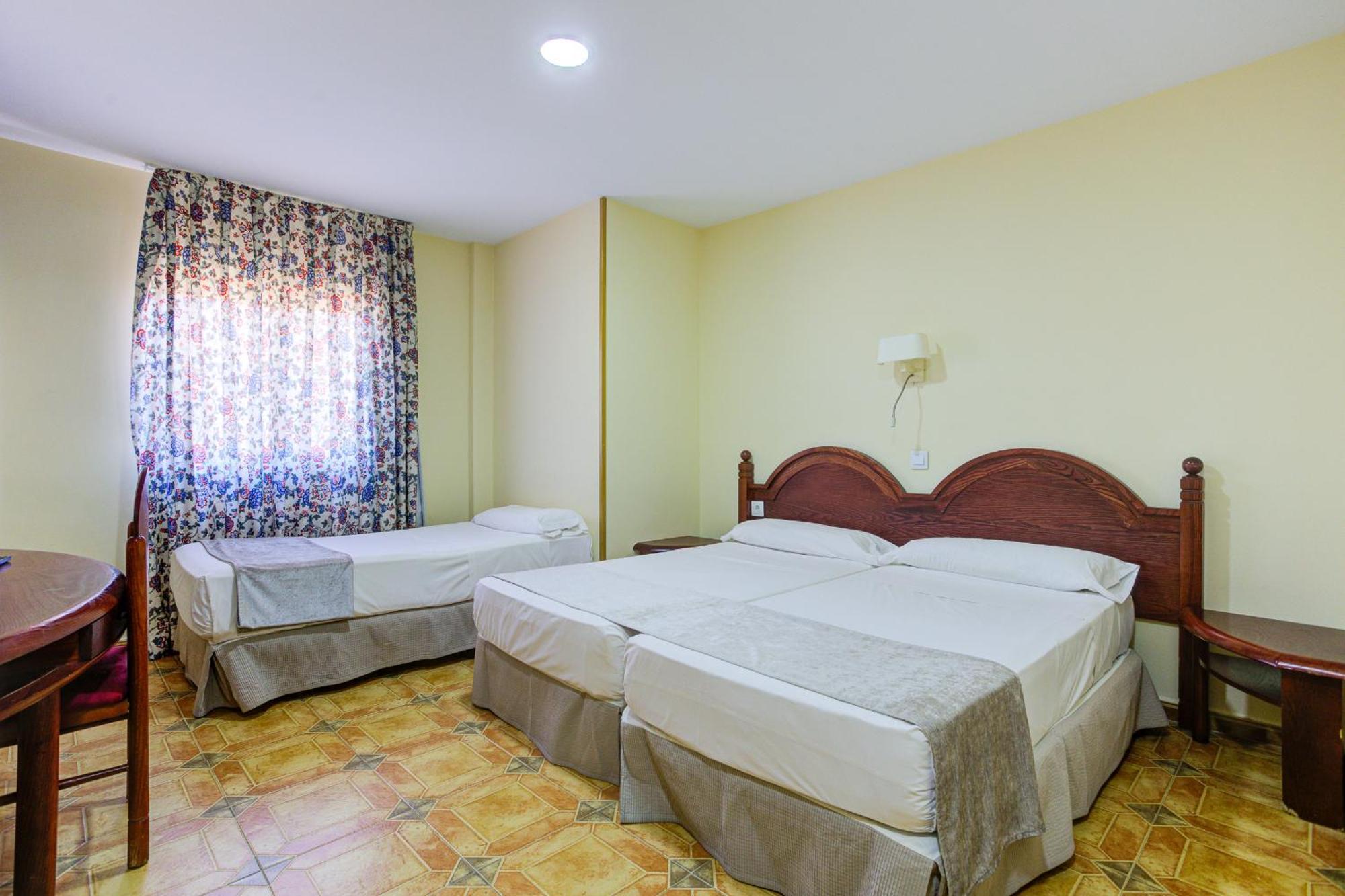 Hotel Pizarro Humanes de Madrid Zewnętrze zdjęcie