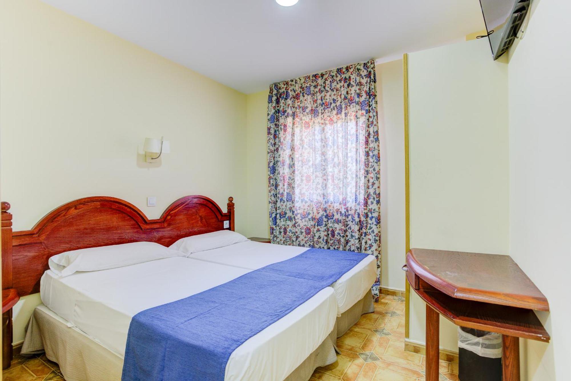 Hotel Pizarro Humanes de Madrid Zewnętrze zdjęcie